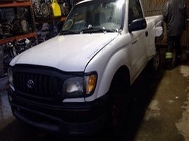 2002 TOYOTA TACOMA WHITE, STD CAB, 2.4 AT, 2WD.  Z24902